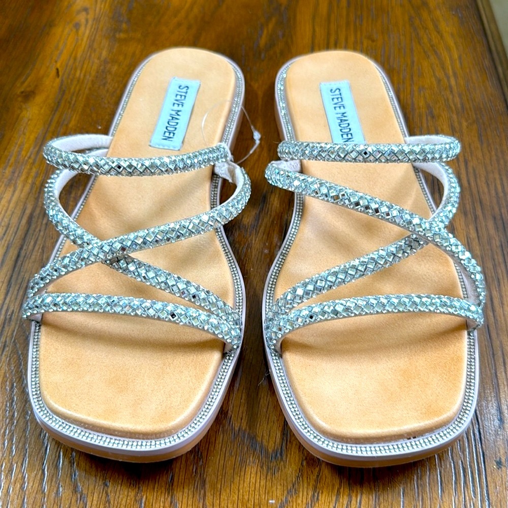 New without tag. Steve Madden Silver Strappy Rhinestone Sparkly Sandals. Size 6.